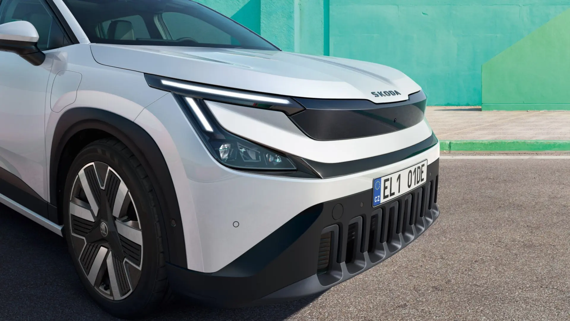 Front ¾ Exterior of Skoda Epiq