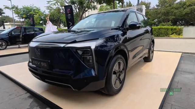 Mahindra XEV 9S Outsold Tata Safari ICE in H1 2026