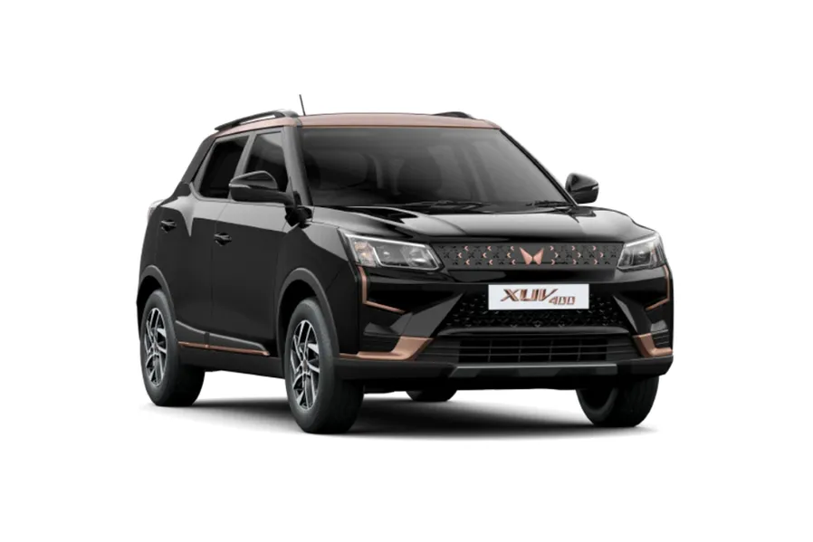 Mahindra XUV400 EV EL Pro 39.5 kWh in Napoli Black Dual Tone