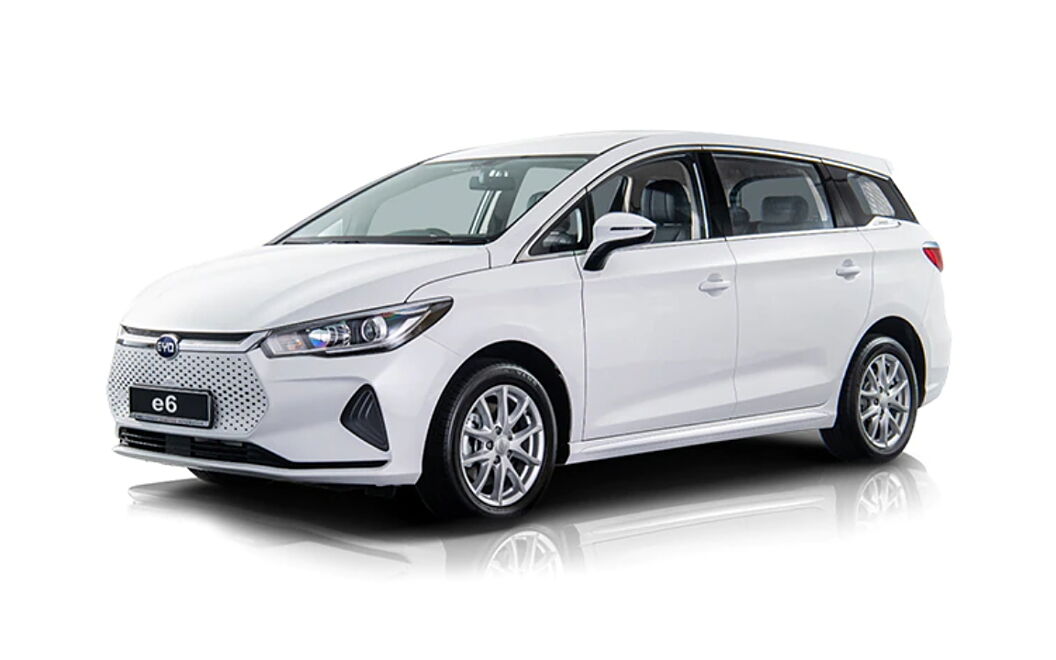 BYD e6 in Crystal White
