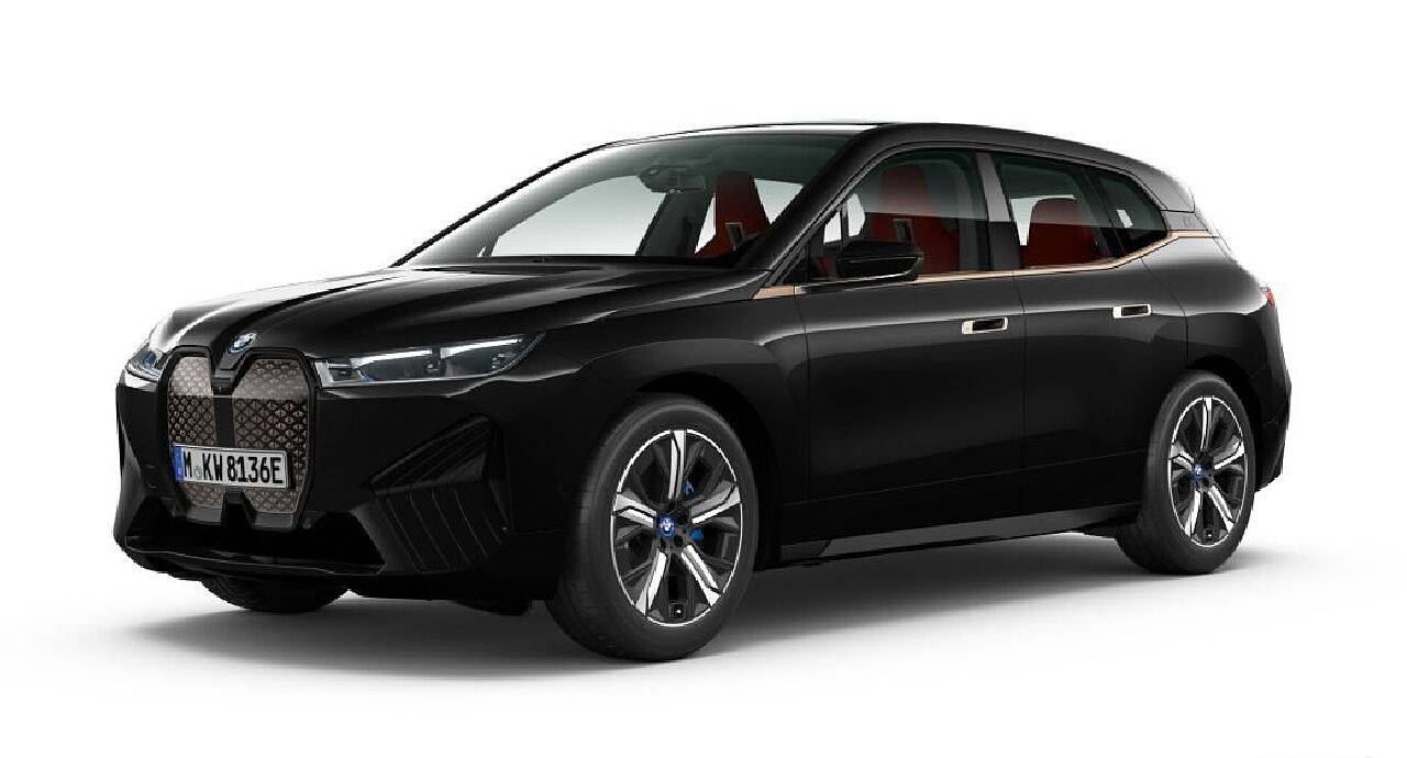 BMW iX xDrive50 in Black Sapphire Metallic