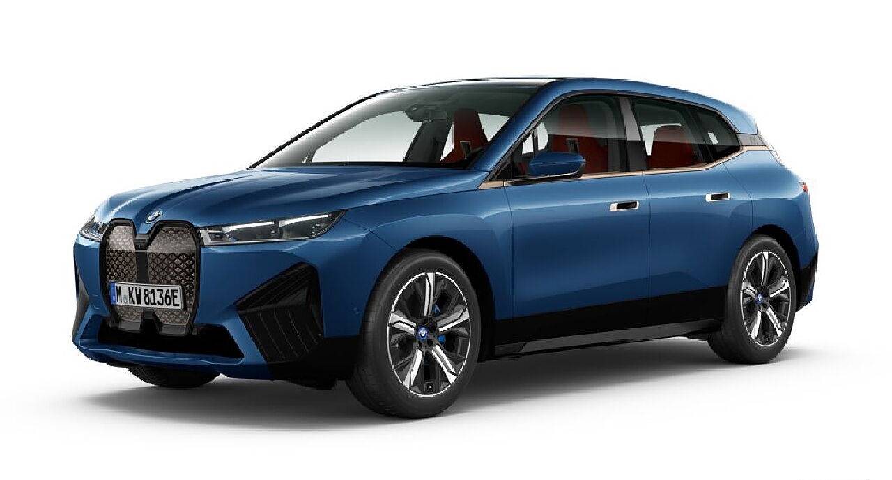 BMW iX xDrive50 in Phytonic Blue Metallic