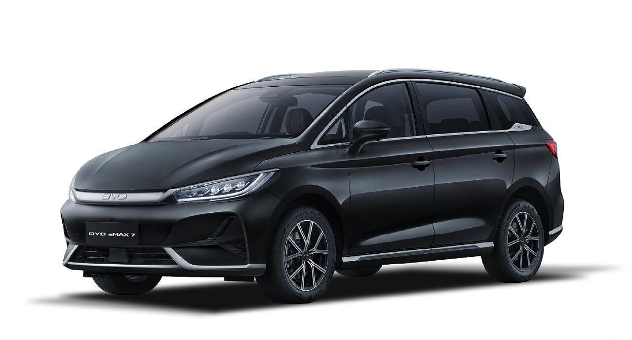 BYD eMAX 7 in Cosmos Black