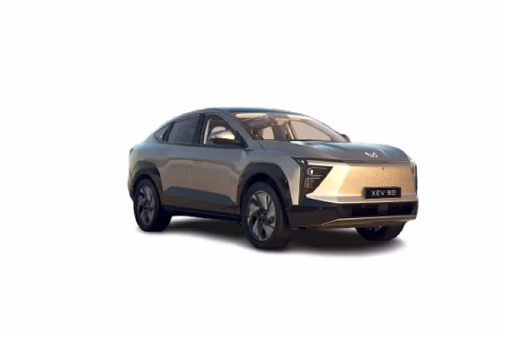 Mahindra XEV 9e Pack 1 in Desert Myst