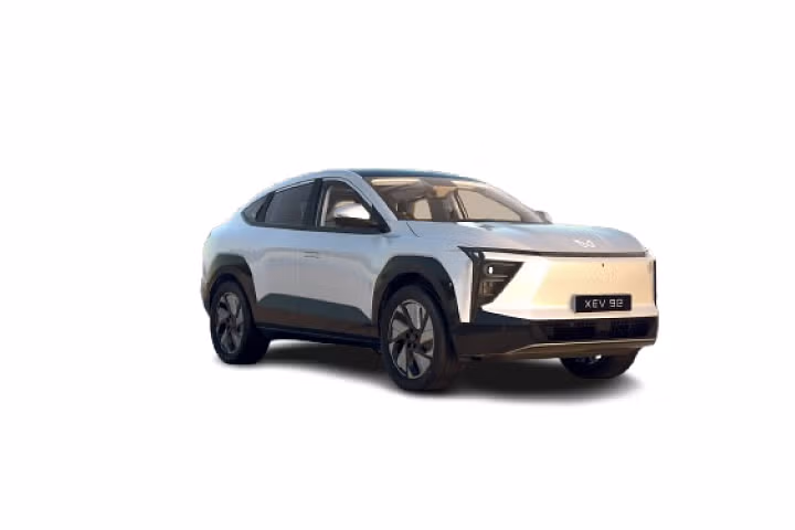 Mahindra XEV 9e Pack 1 in Everest White