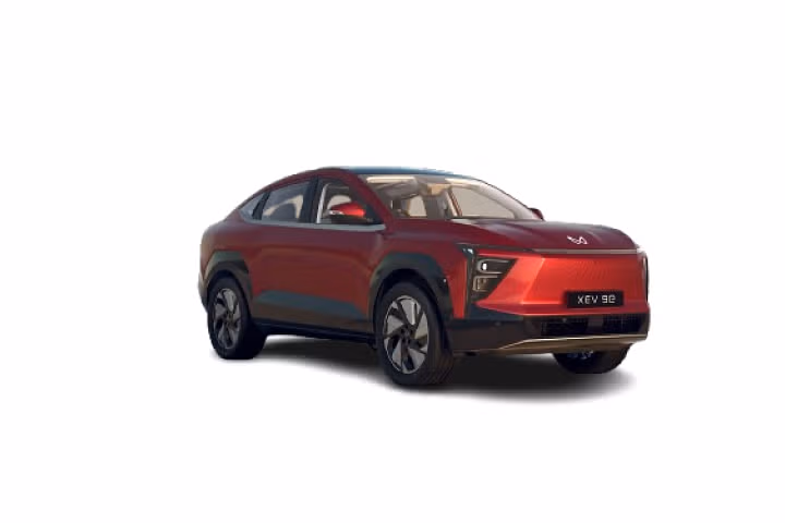 Mahindra XEV 9e Pack 1 in Tango Red