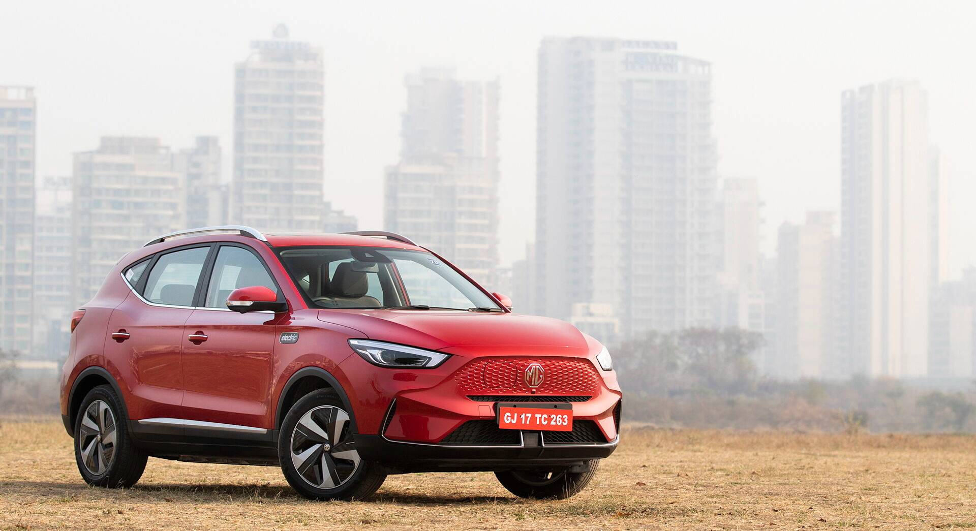 MG ZS EV exterior view 3
