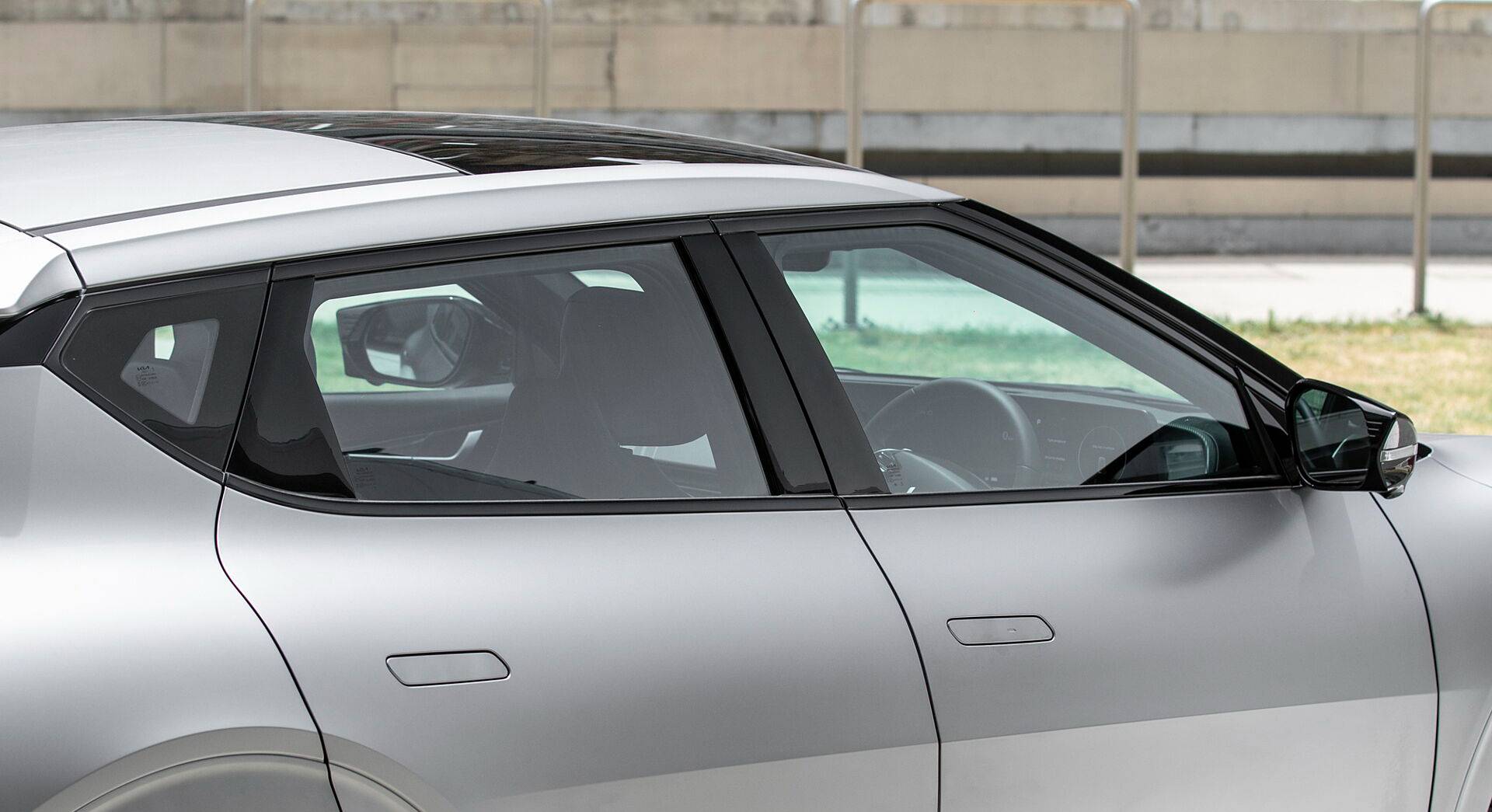 Kia EV6 exterior view 9