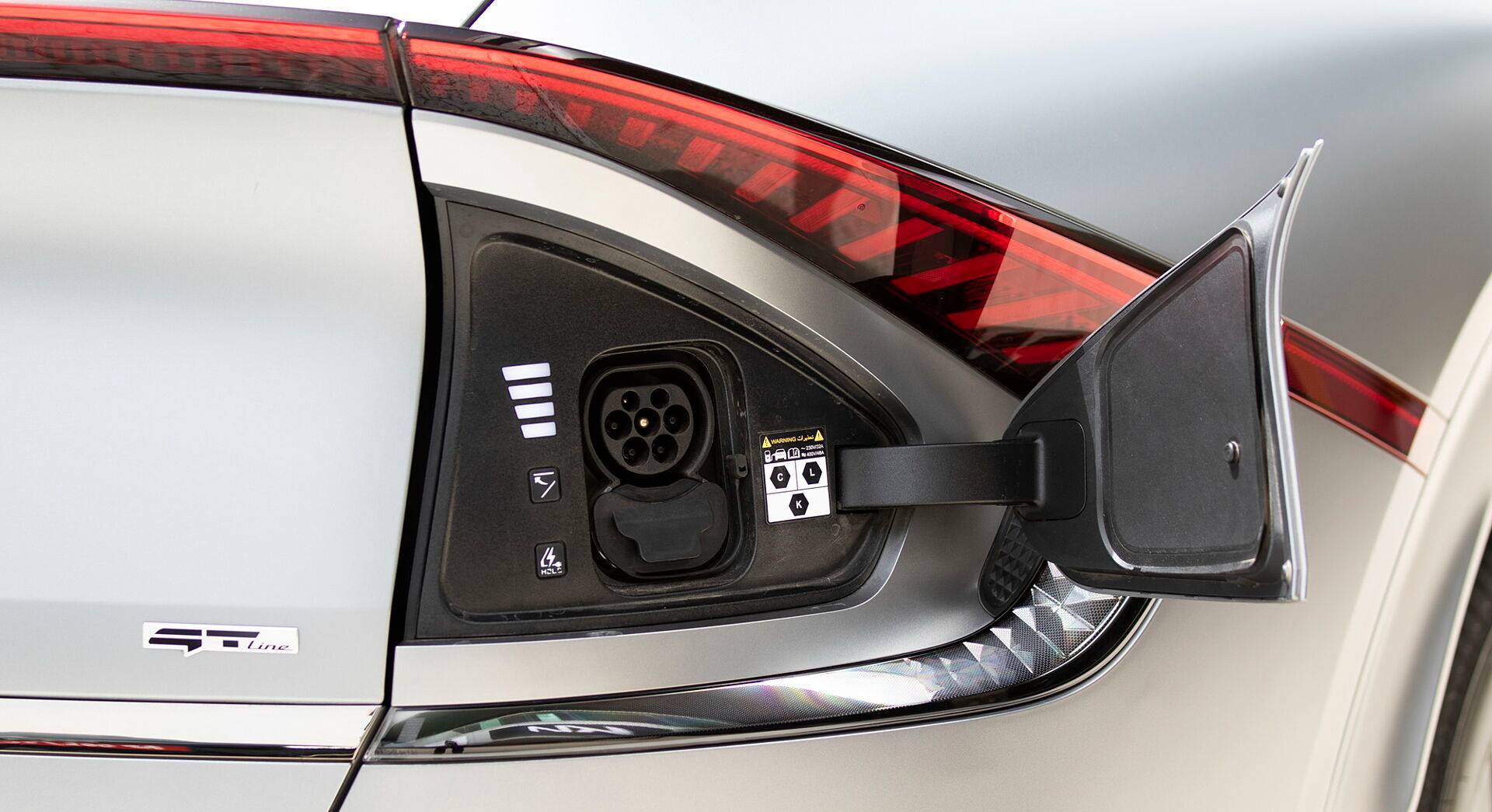 Kia EV6 exterior view 19