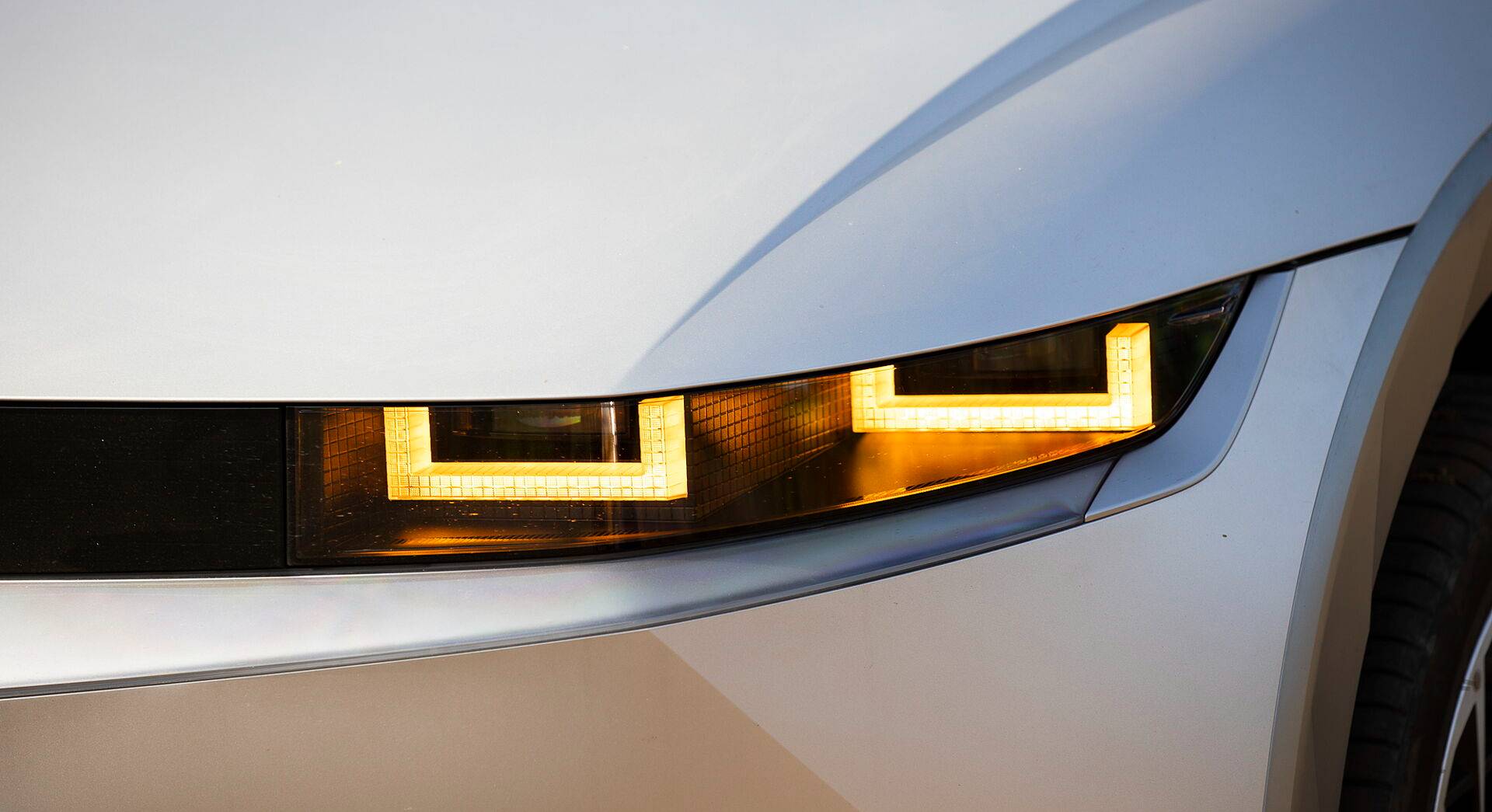 Hyundai Ioniq 5 exterior view 6