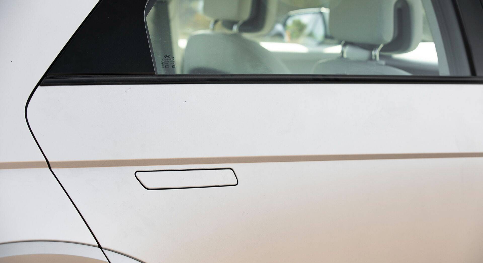 Hyundai Ioniq 5 exterior view 14