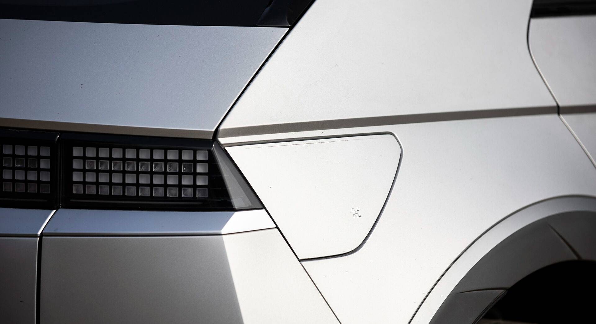 Hyundai Ioniq 5 exterior view 15