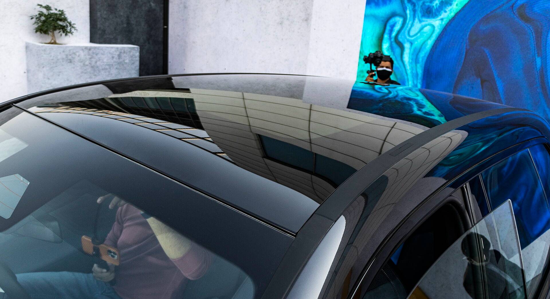 BMW iX xDrive50 exterior view 18
