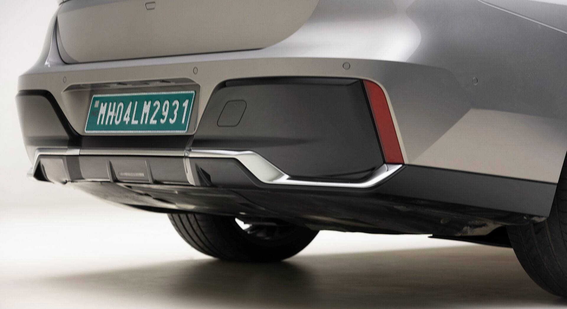 BMW i7 exterior view 23