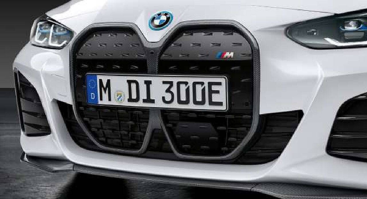 BMW i4 exterior view 3