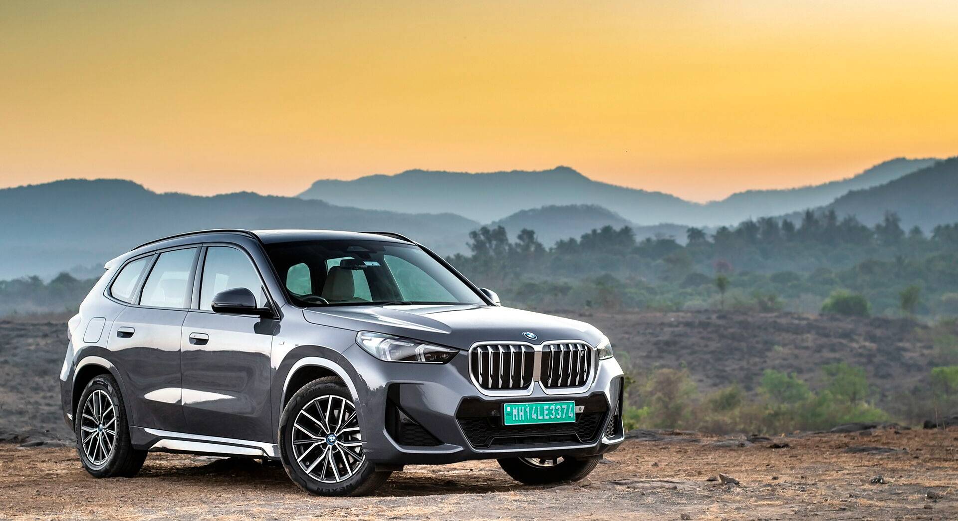 BMW iX1 exterior view 1