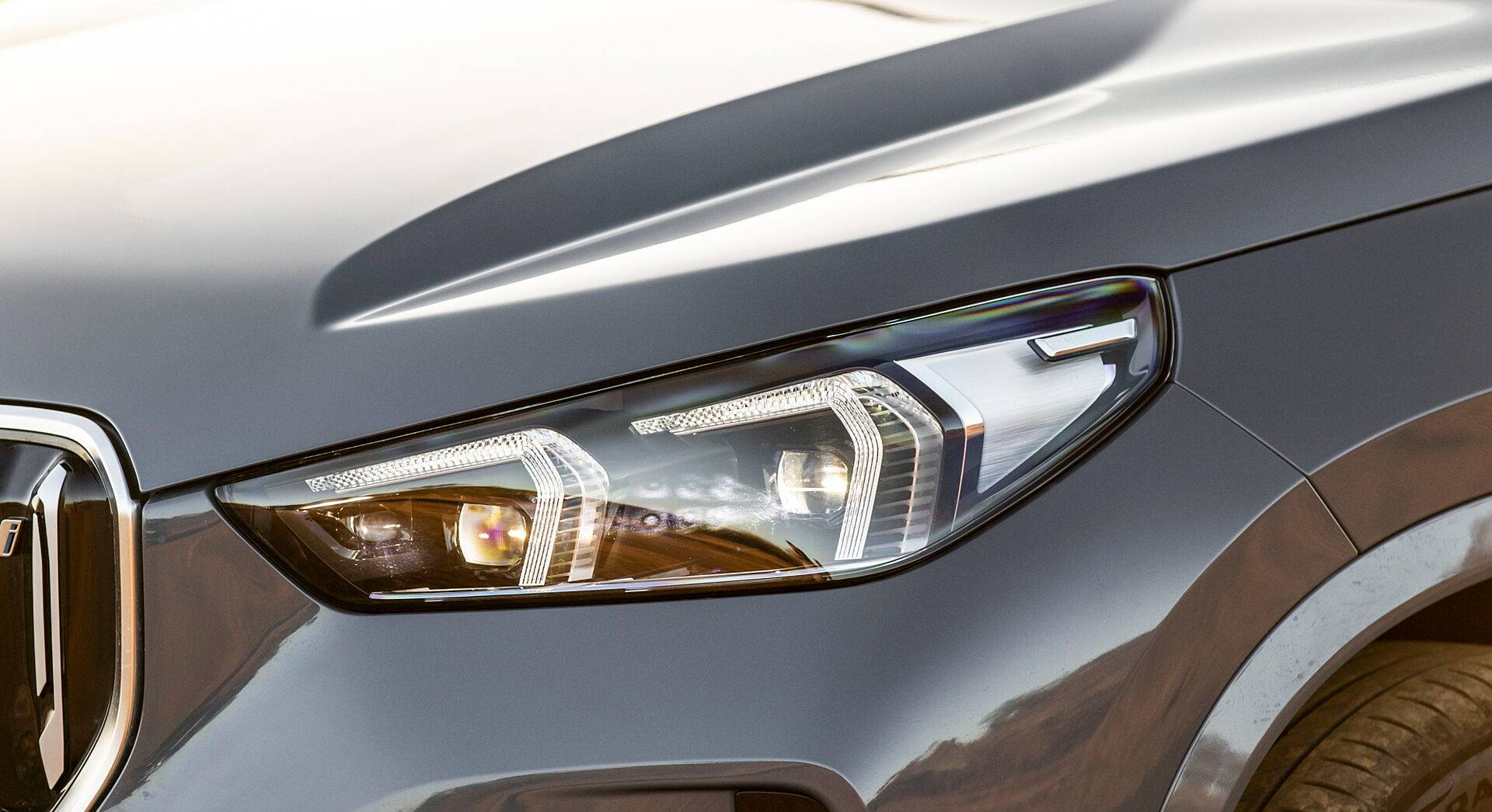 BMW iX1 exterior view 5