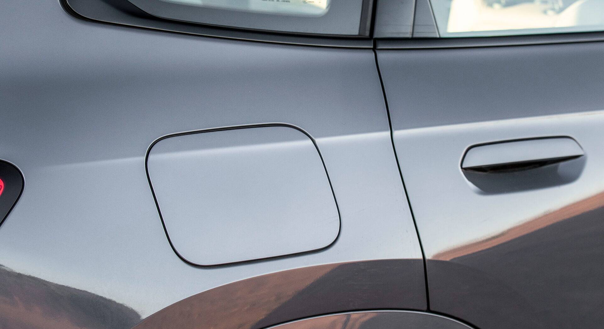 BMW iX1 exterior view 12