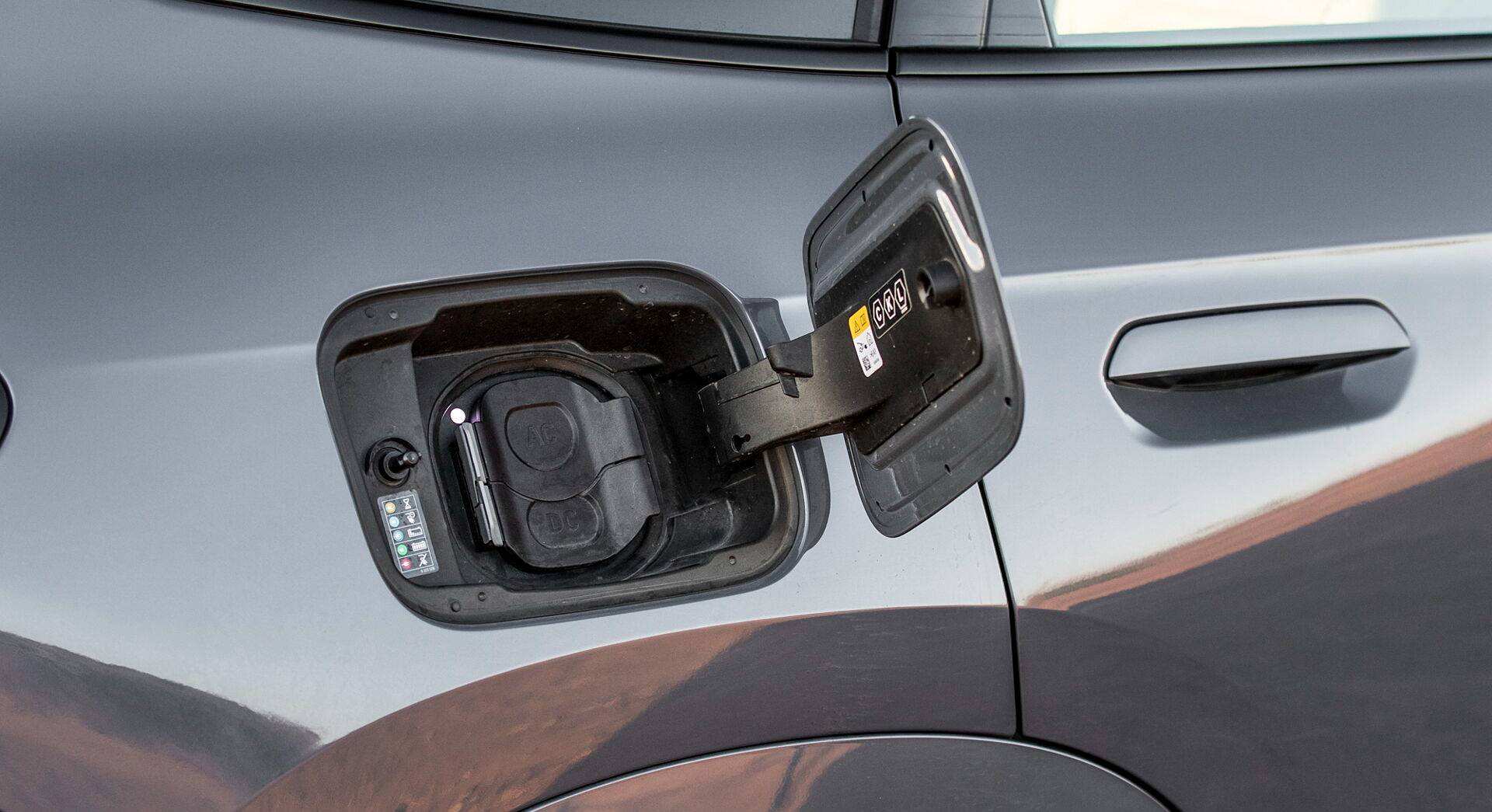 BMW iX1 exterior view 13