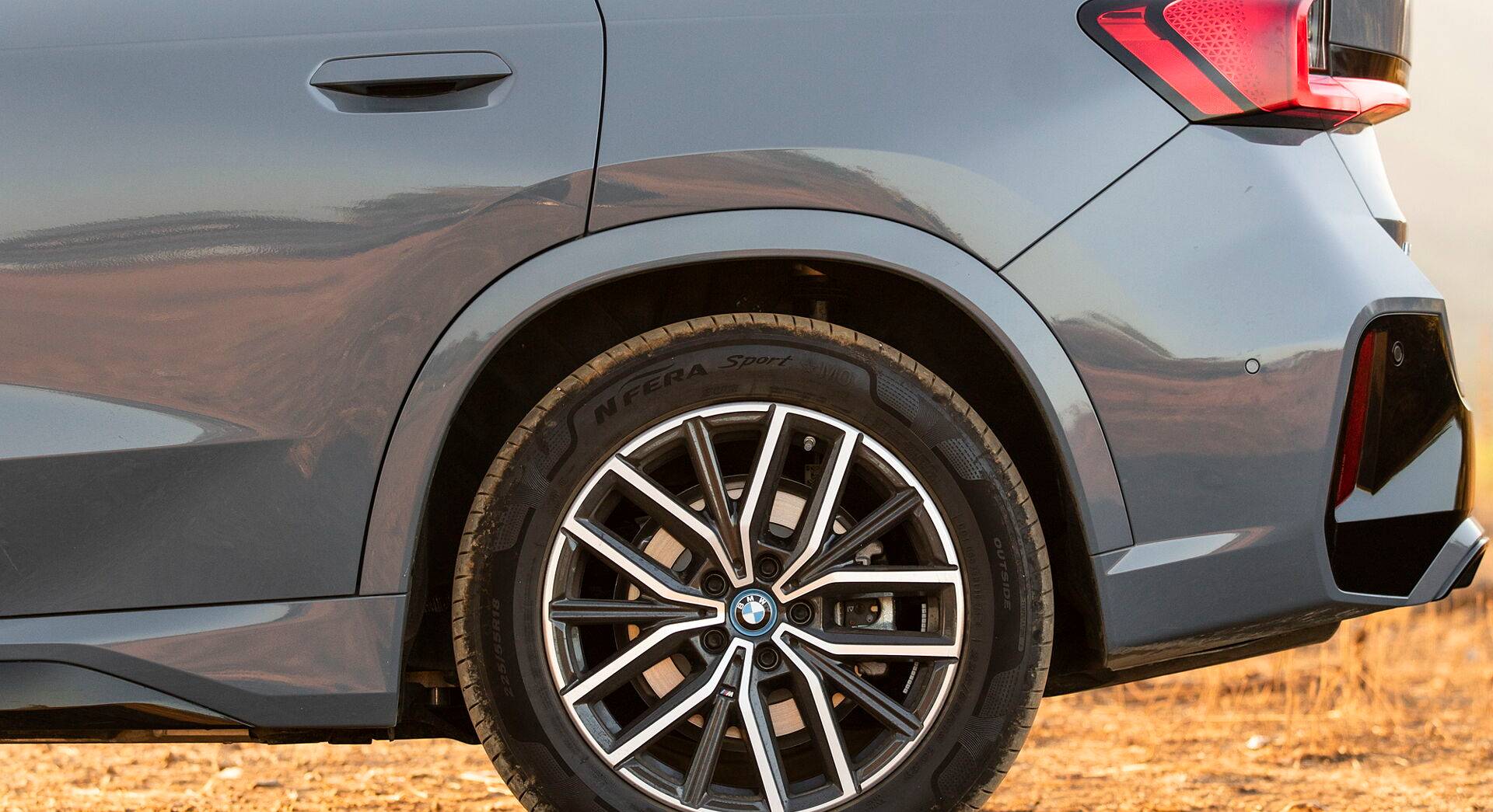BMW iX1 exterior view 15