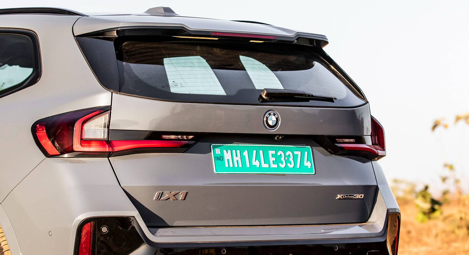 BMW iX1 exterior view 18
