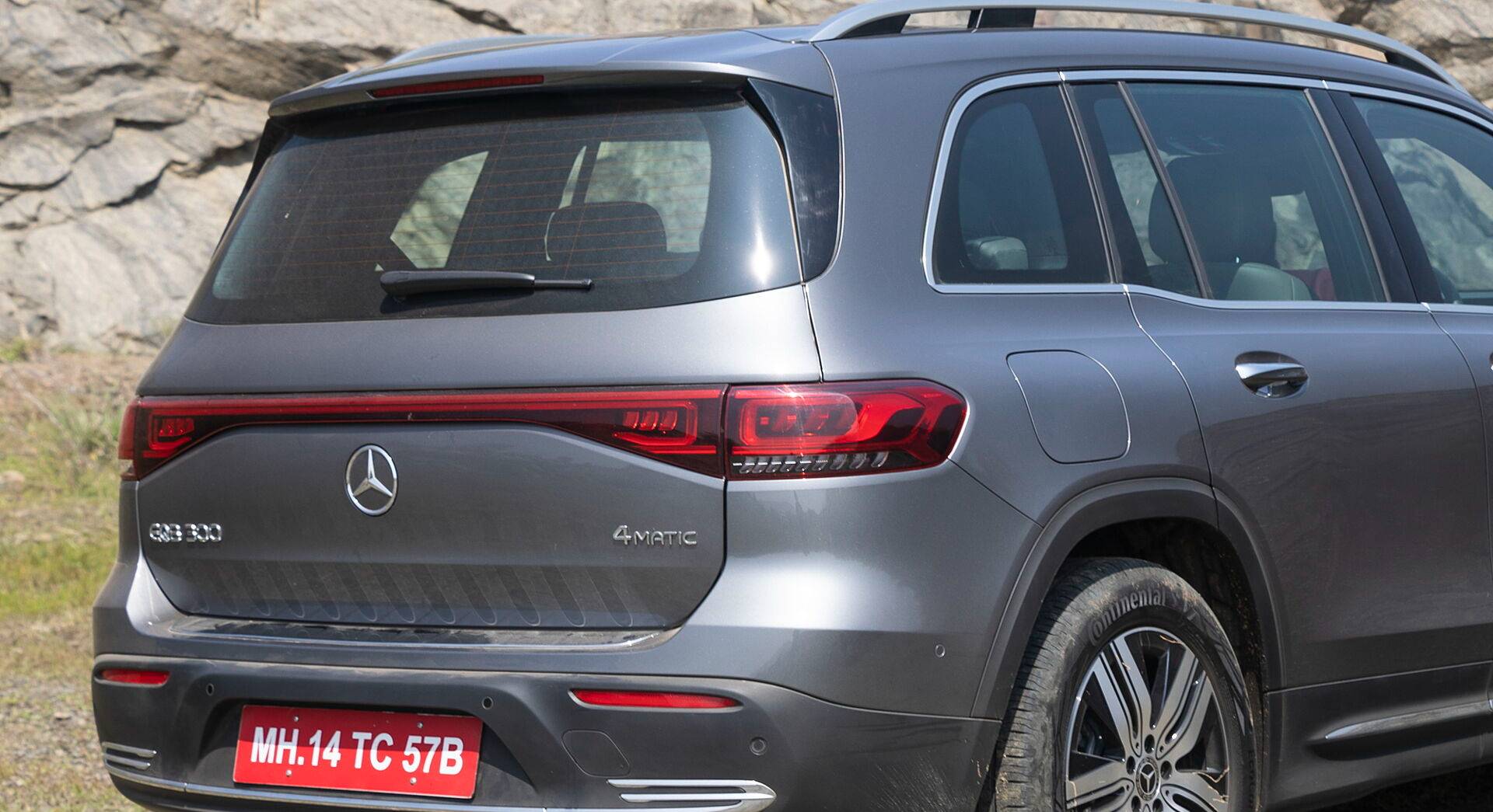 Mercedes-Benz EQB 350 4Matic exterior view 17