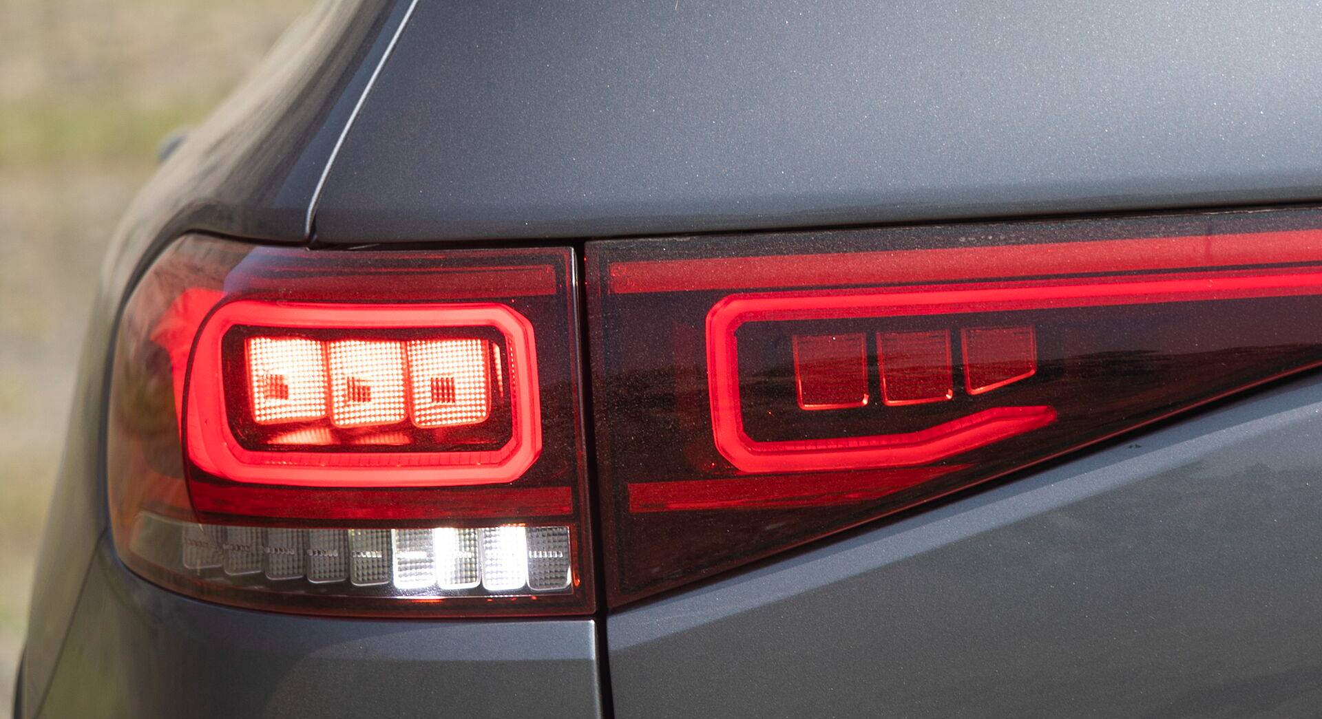 Mercedes-Benz EQB 350 4Matic exterior view 21