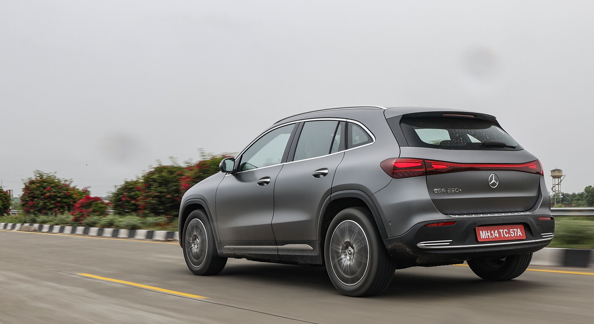 Mercedes-Benz EQA 250+ exterior view 13