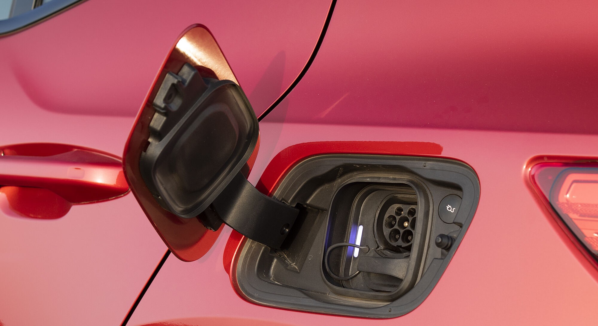 Volvo EX40 exterior view 1