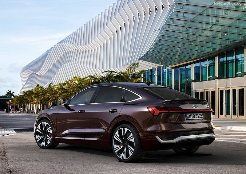 Audi Q8 e-tron Sportback exterior view 3