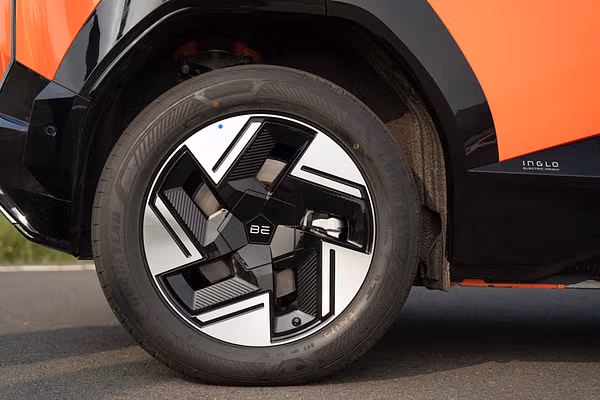 Mahindra BE 6 exterior view 6