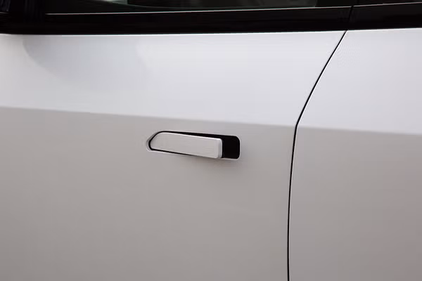 Mahindra XEV 9e exterior view 8
