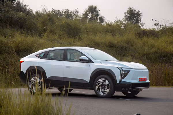 Mahindra XEV 9e exterior view 15