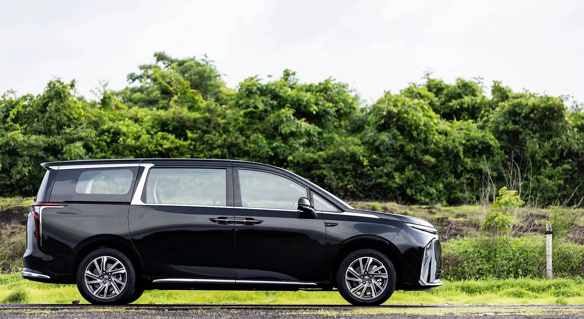 MG M9 exterior view 6