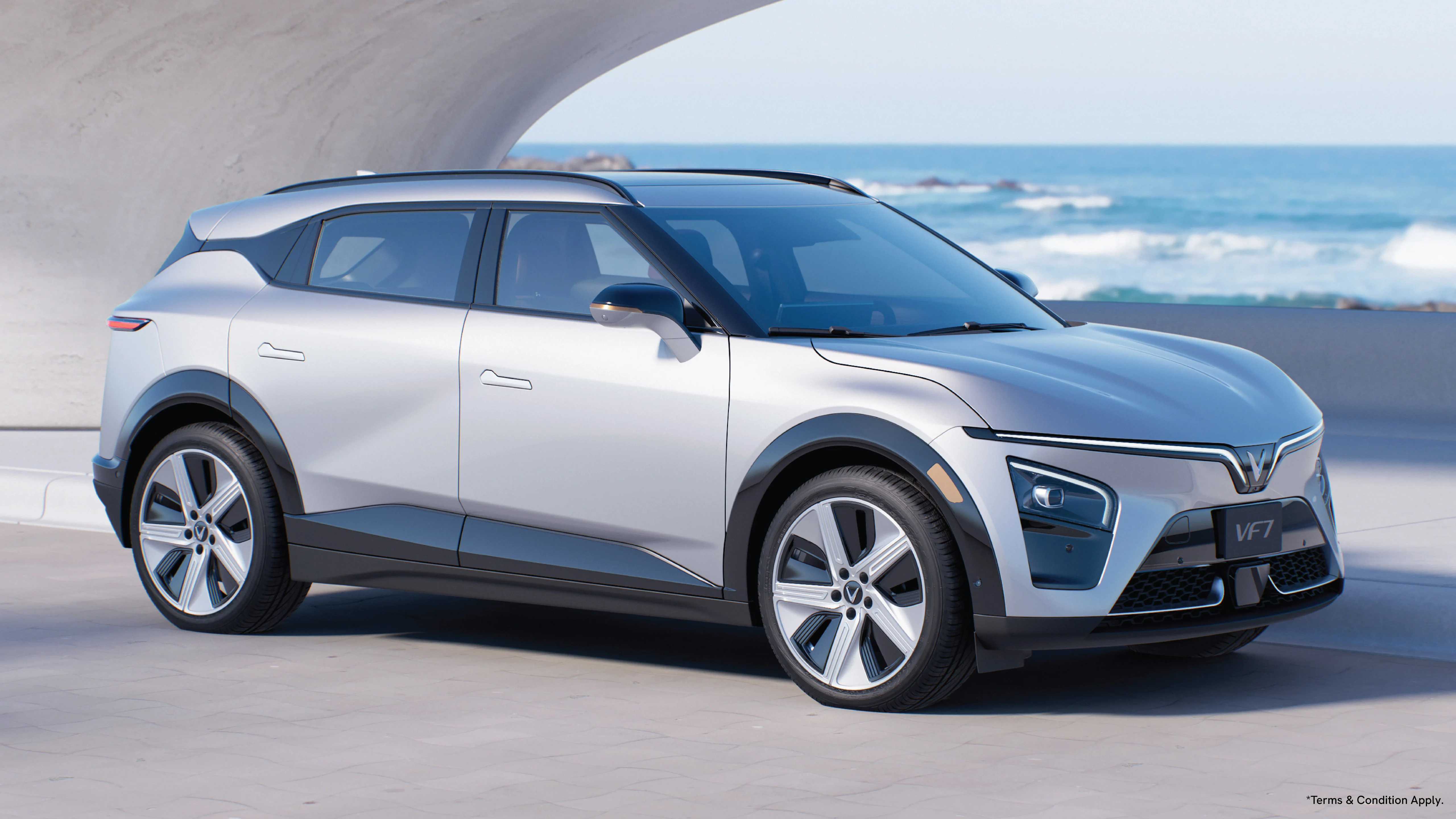 VinFast VF7 exterior view 3