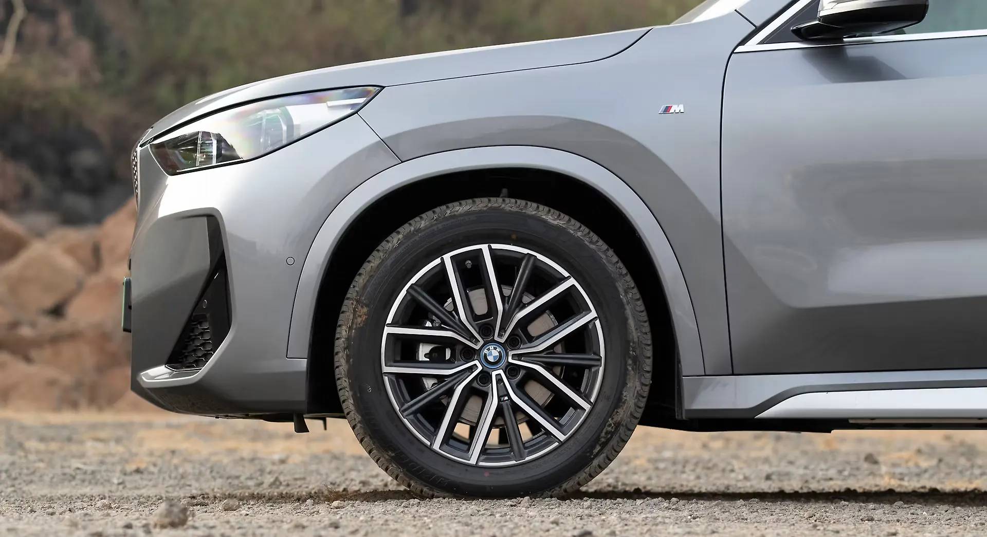 BMW iX1 LWB eDrive20L exterior view 18