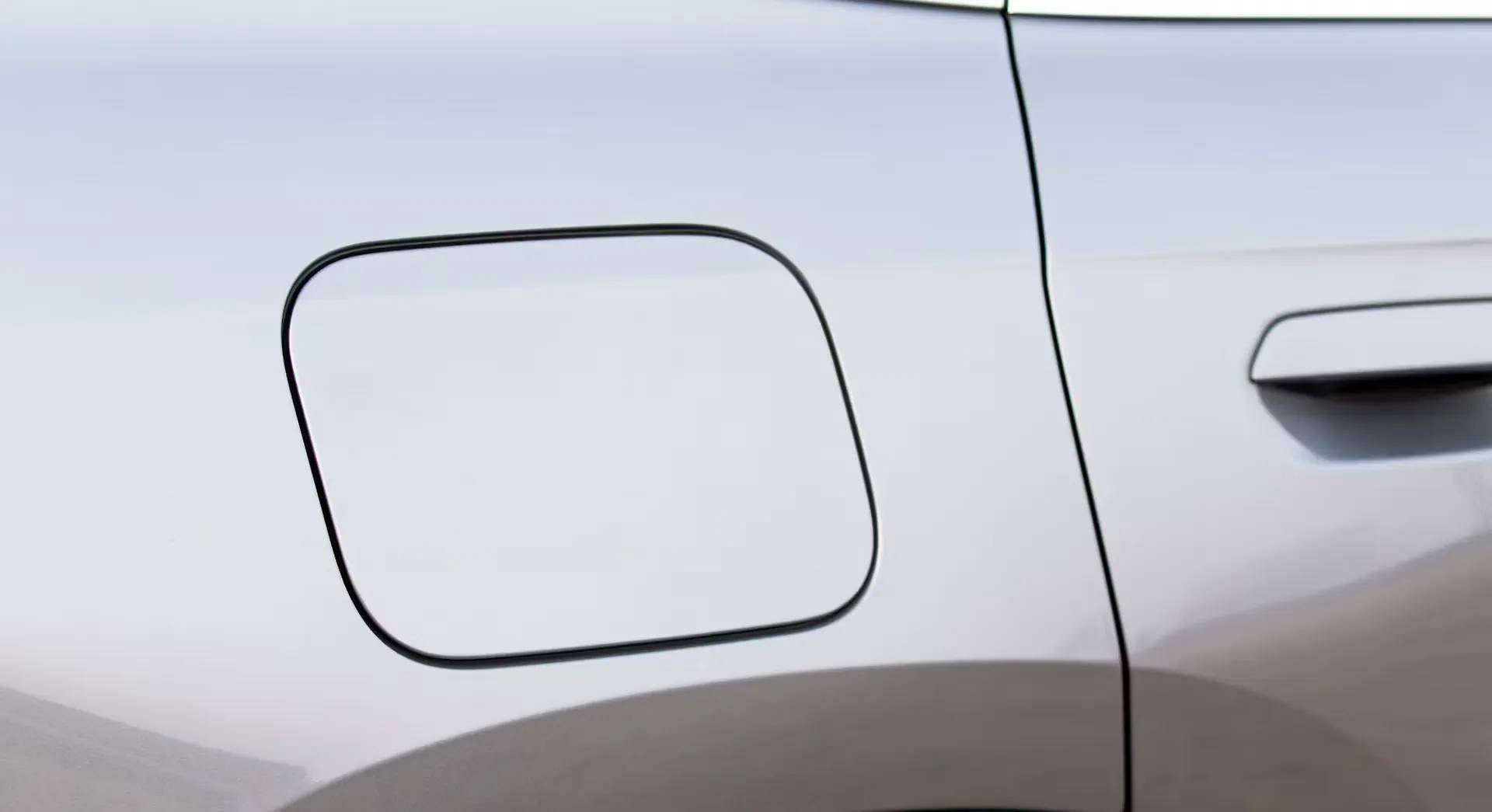 BMW iX1 LWB eDrive20L exterior view 5
