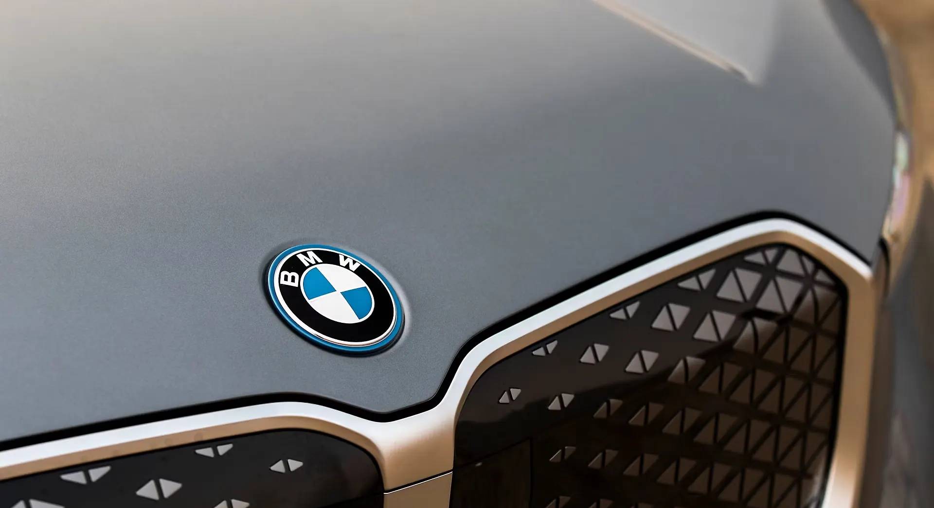 BMW iX1 LWB eDrive20L exterior view 9