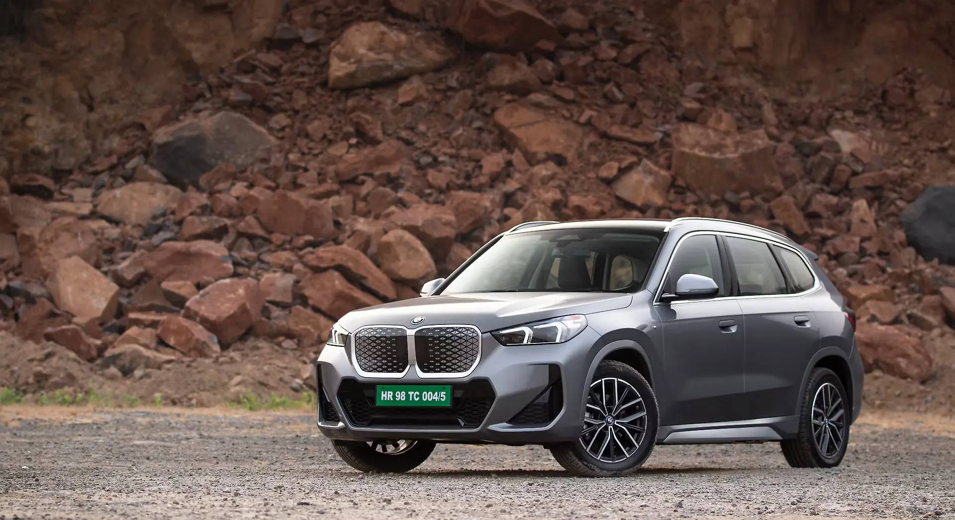 BMW iX1 LWB eDrive20L exterior view 11