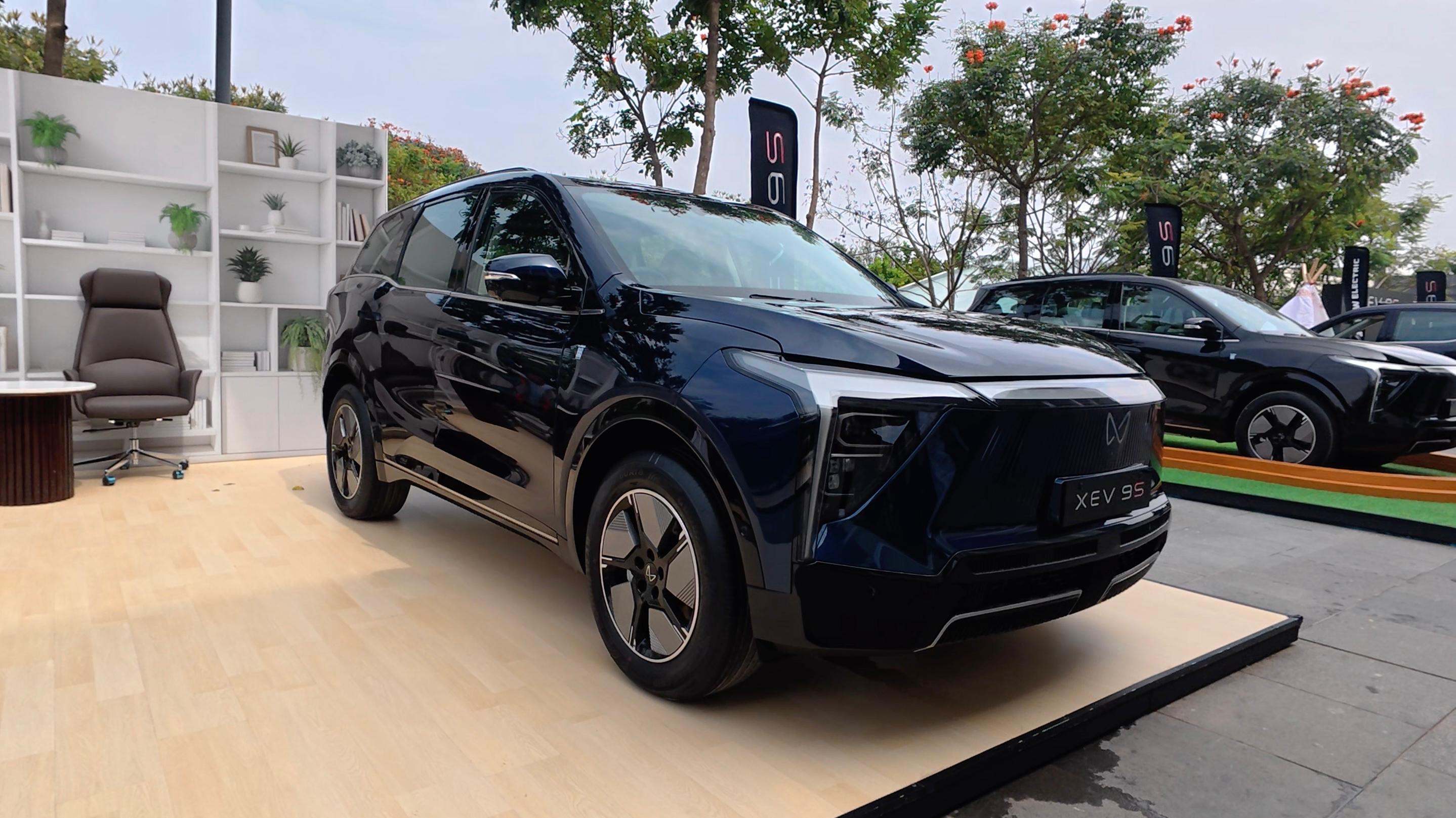 Mahindra XEV 9S exterior view 5