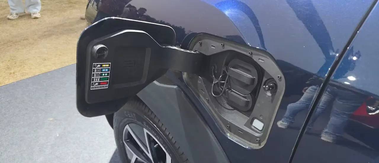 Mahindra 3XO EV exterior view 3