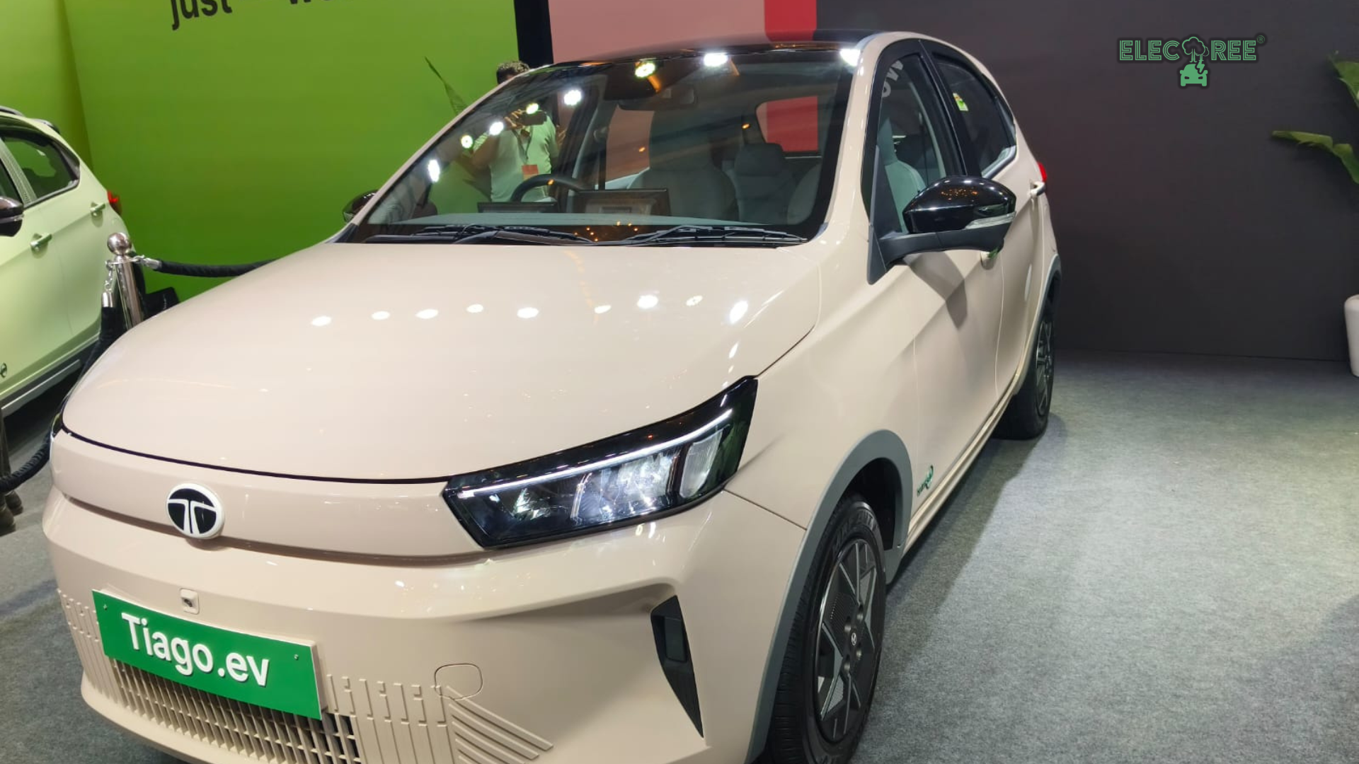 Tata Tiago EV 2026 exterior - Front Headlight - image