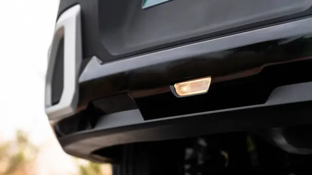 Kia Syros EV exterior - Rear Reflector Light - image