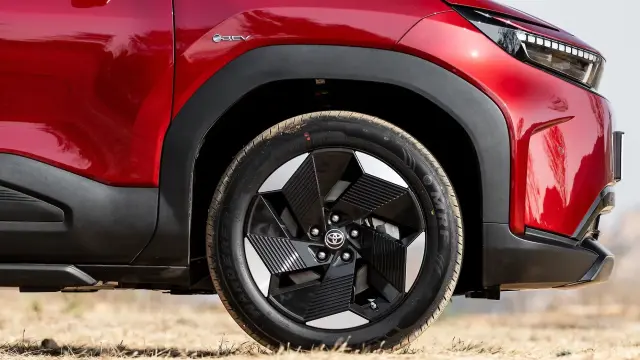 Toyota Urban Cruiser Ebella exterior - Wheel - image