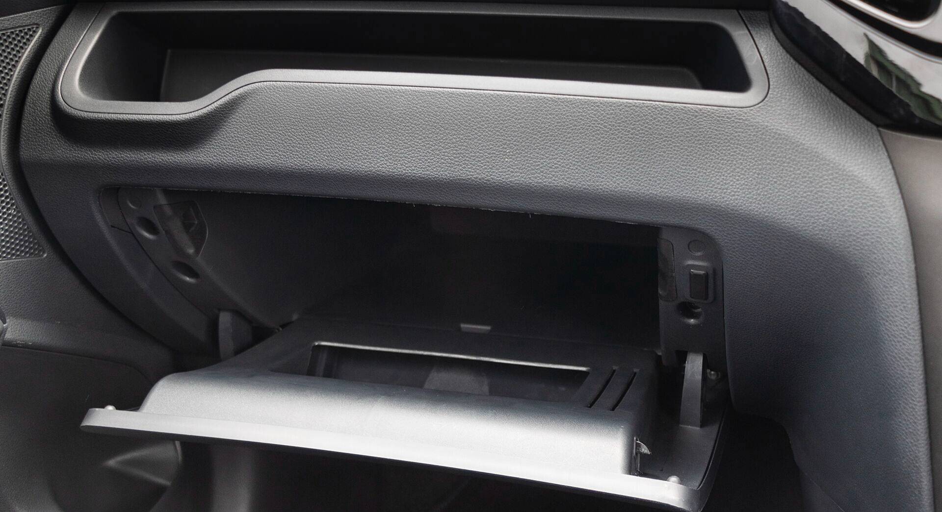 Mahindra XUV400 EV interior view 16