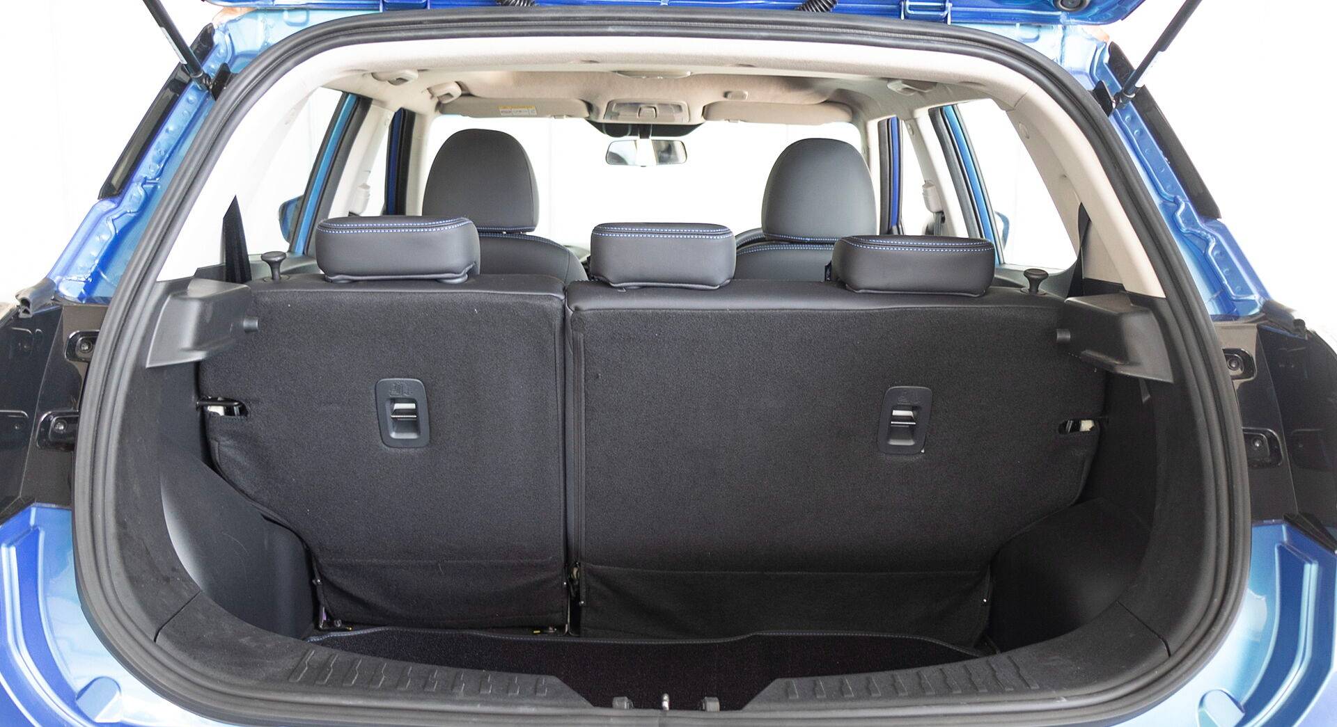 Mahindra XUV400 EV interior view 34