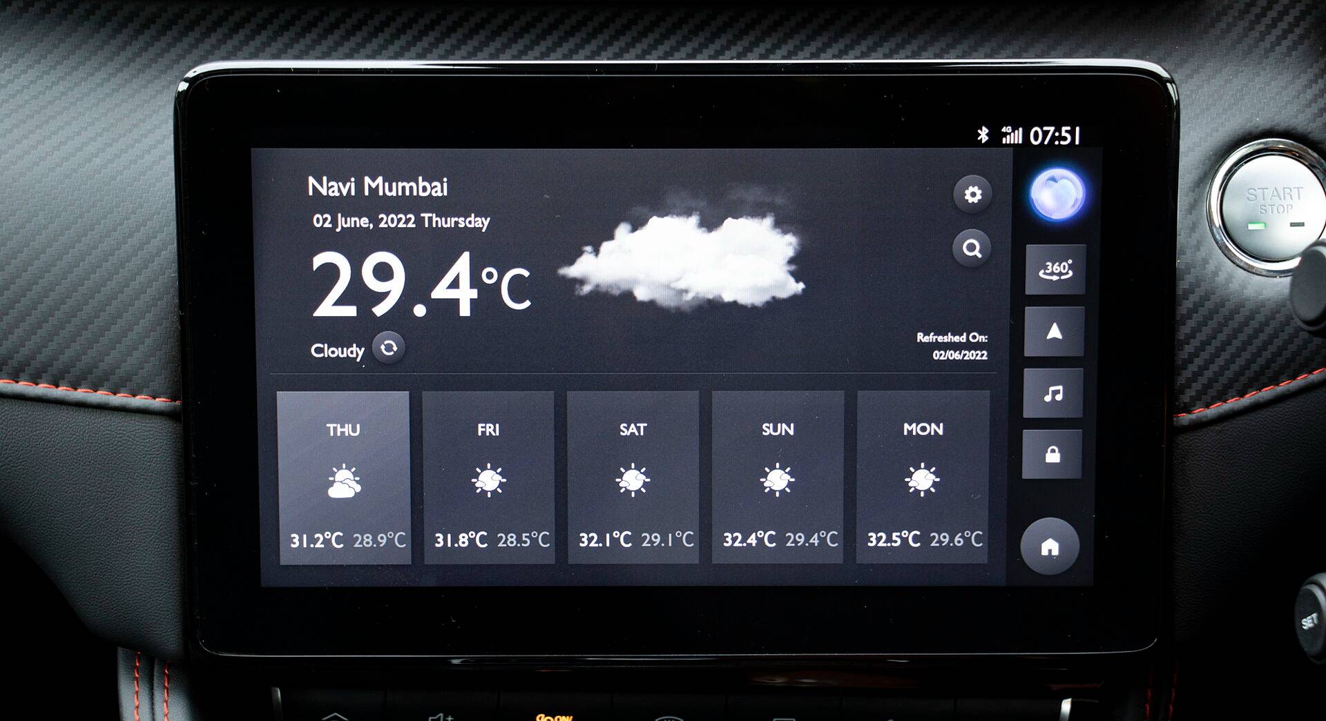 MG ZS EV interior view 40