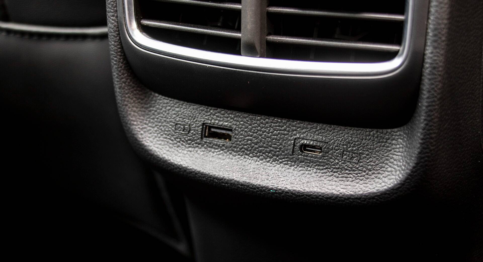 MG ZS EV interior view 50