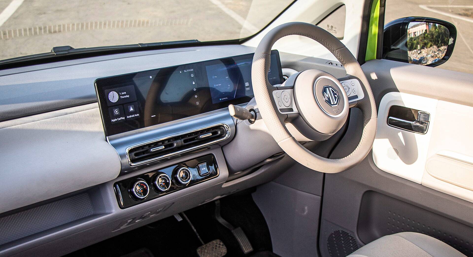 MG Comet EV interior view 18