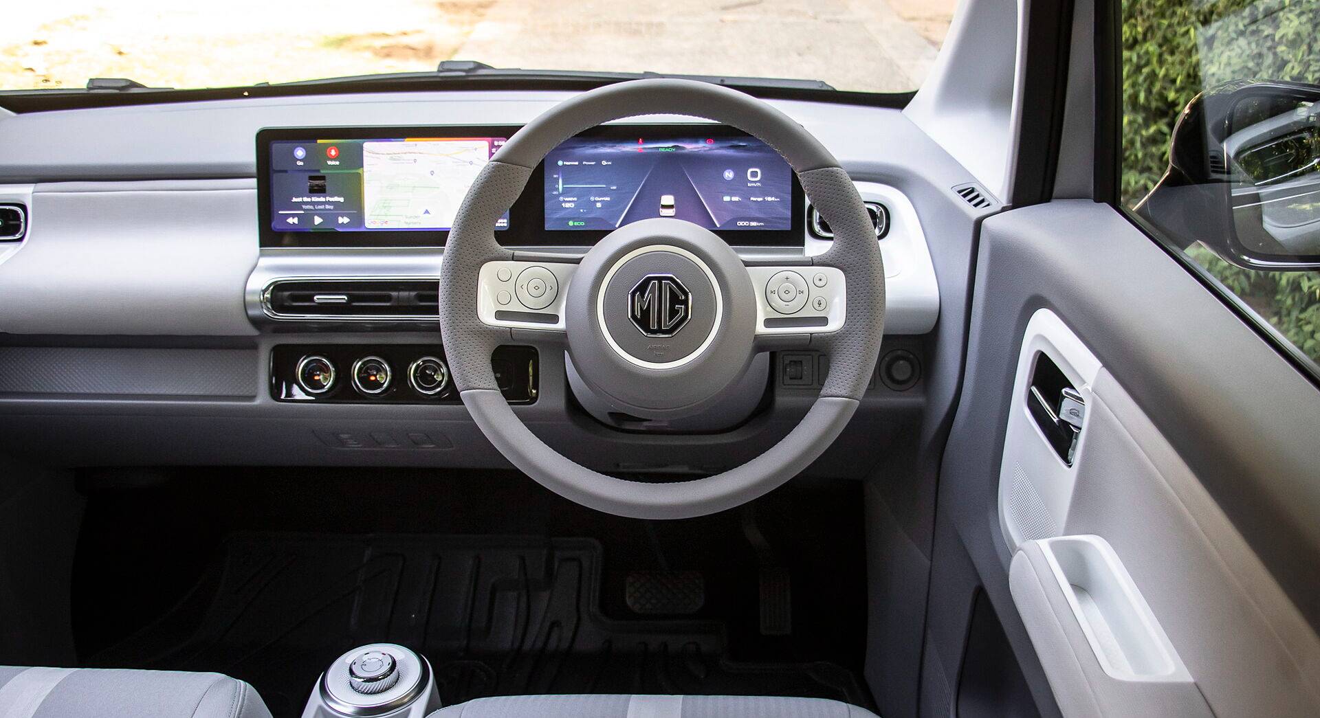 MG Comet EV interior view 21
